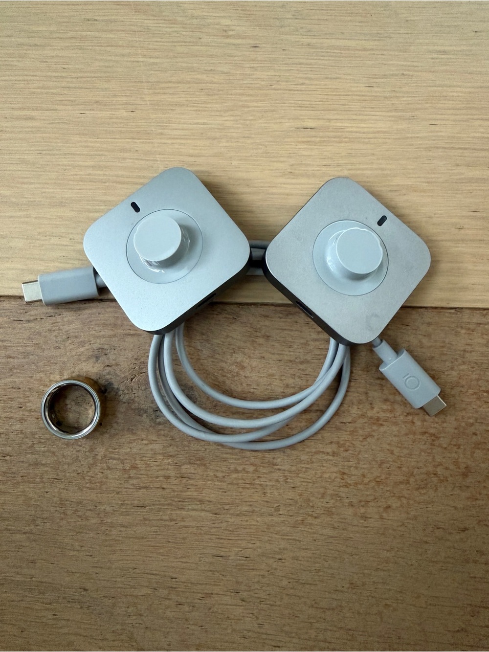 Oura 4th Generation Gold Size 7 with 2 Charging Pods and a Gray USB‑C Cables